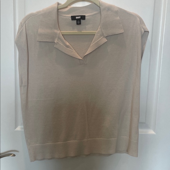 DKNY Light Tan Collared Sleeveless Top - Picture 1 of 3